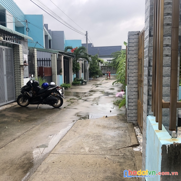 Bán nhà sổ hồng riêng, ngay nhà thiếu nhi bình chánh, nhà thực tế 100%.