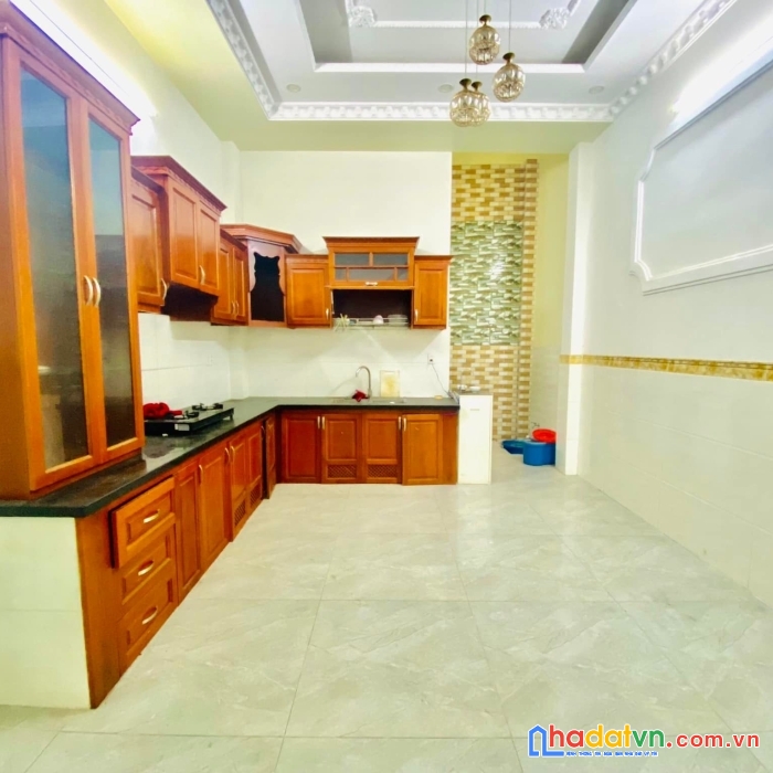 Bán nhà 1/ lê văn quới gần ngã tư 4 xã bình tân, 4 tầng dt 4 x 19 , hẻm xe hơi , sát mặt tiền.