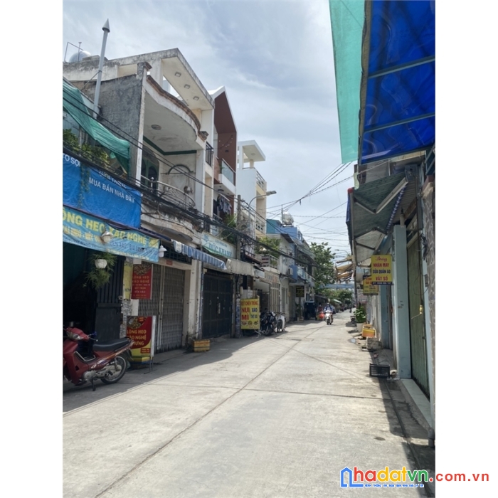 Bán nhà hẻm 8m, lê trọng tấn ngang 5 x 18 m,2 tầng, 3 pn