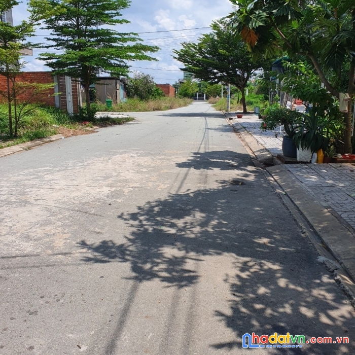 Chính chủ cần bán lô đất mặt tiền vị trí đẹp