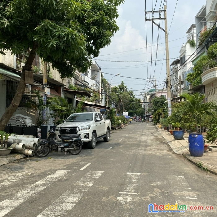 Nhà đẹp ở ngay 4 tầng phạn huy ích, hẻm 5m, 61 m2