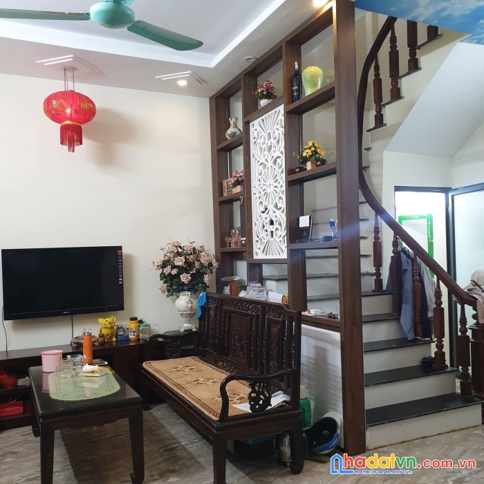 Nam dư, hoàng mai, ô tô đỗ cửa: dt 43m; 5 tầng; mt 3,6m; chào 3.65 tỷ.