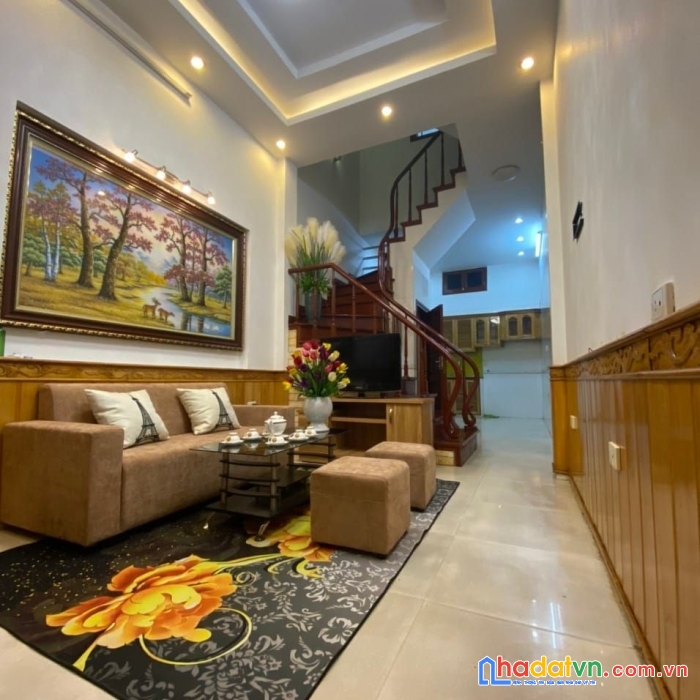 Nhỉnh 3 tỷ có nhà phố hào nam - 4 ngủ - ngõ ba gác – full nội thất.