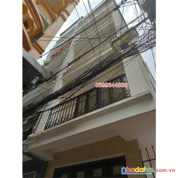Vũ tông phan 38m2x5 tầng, lô góc, gần phố, xe 5 tạ đỗ cửa, nhà đẹp ở luôn, giá 4.3 tỷ