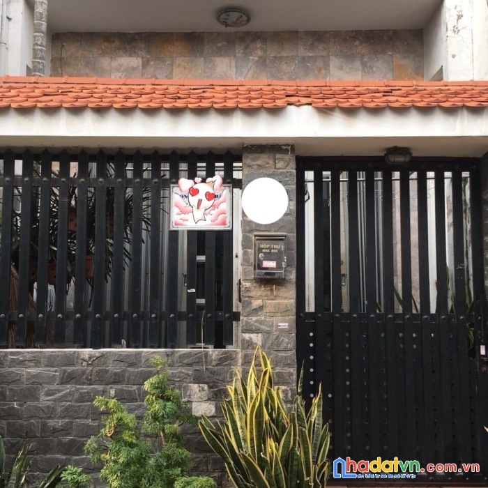 Bán nhà xh đỗ cửa gần trường đại học maketting 3 tầng giá hơn 6 tỷ.