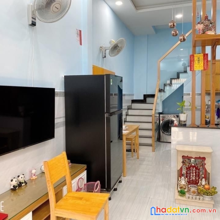 Bán nhà hxh giá rẻ đường chiến lược-3.2mx9m-chỉ 3 tỷ 45-tặng full nội thất xịn