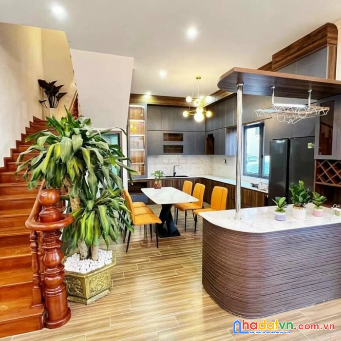Cần bán căn biệt thự nghỉ dưỡng trên đường nam hồ phường 11 tp. đà lạt giá 15,9 tỷ