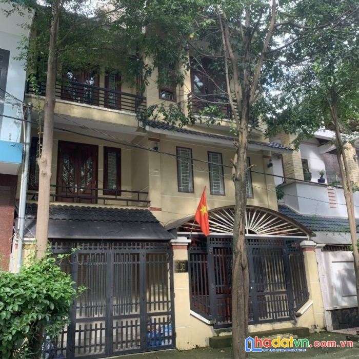 Bán căn nhà mặt tiền ngang 8m 1t2l gần khu công nghiệp amata p. tam hoà.