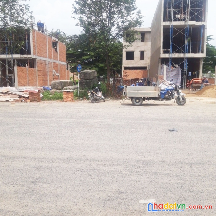 Q12.442. đất khu phân lô, đường 15m vỉa hè 5m, shr, khu lê thị riêng q12, giáp gò vấp, 100m2,