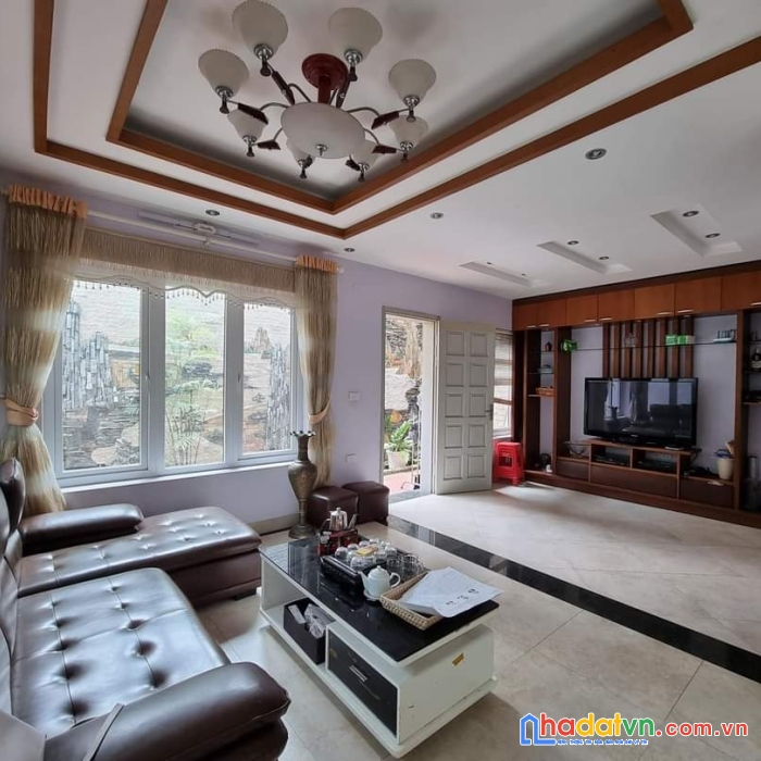 Bán gấp nhà mỹ đình 40m*5t, sầm uất, lô góc, giá 5.5 tỷ.