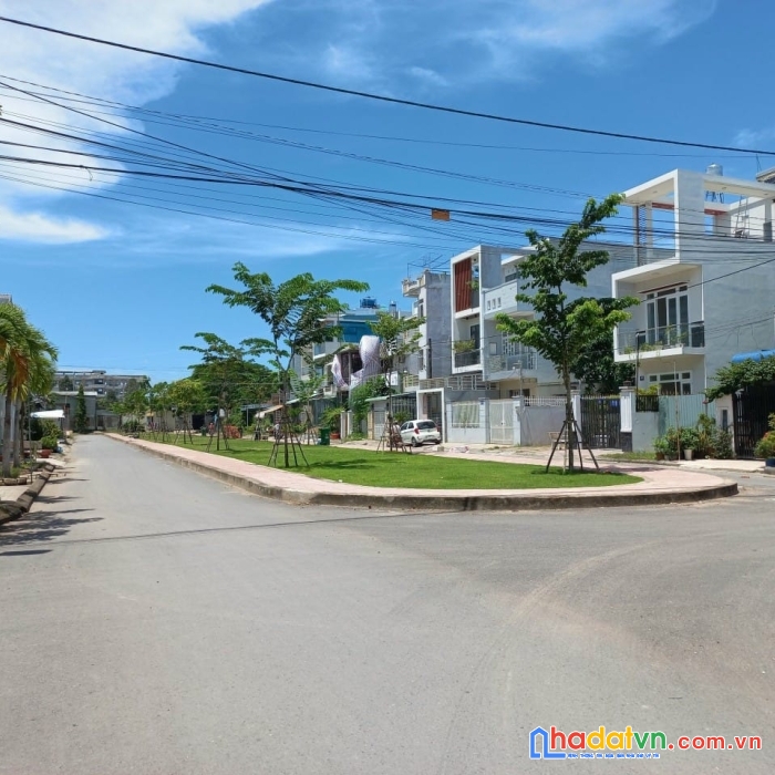 Bán nhà 1 trệt 1 lầu khu dân cư hưng phú