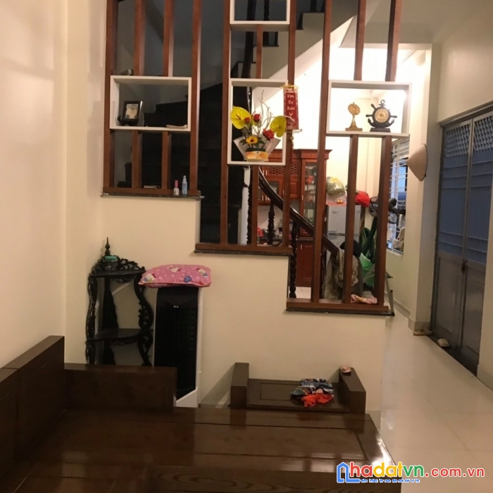 Bán nhà dân xây bồ đề long biên ngõ nông rộng thoáng 36mx4t hơn 3 tỷ 0973070745