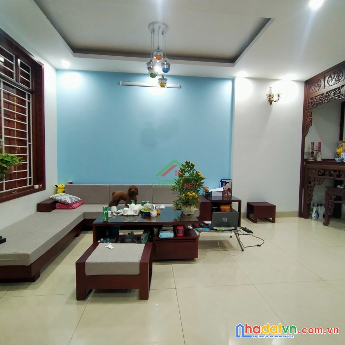 Bán nhà vị trí đắc địa mặt phố hoa lâm kinh doanh sầm uất, dt 100m2, mt 6 m.