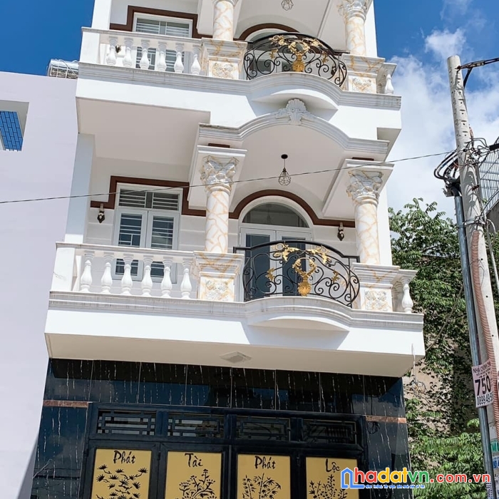 Bán gấp nhà mới đẹp lung linh - số 18 - ngang 4.7 m - 5 tầng - 66m2 -giá 6.8 tỷ