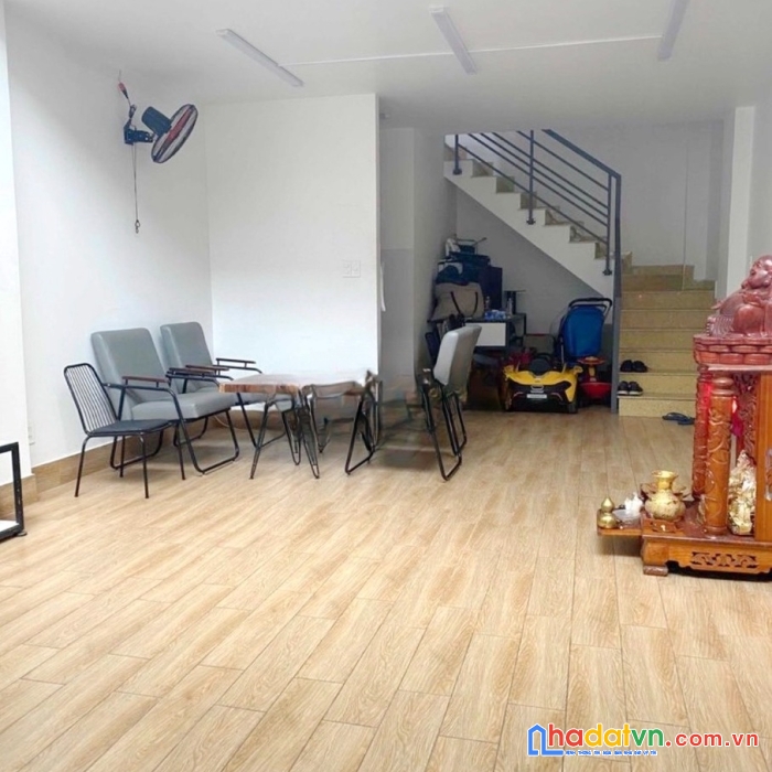 Nhà mới 4.3x10 nở hậu 5 tầng hẻm 4m bùi minh trực p5q8