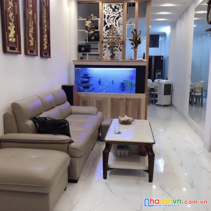 Bán nhà đẹp oto đỗ gần phố văn cao 45m2 4t mt4m nhỉnh 3tỷ ba đình