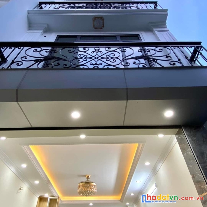 Chính chủ cần bán nhà đẹp -nở hậu- ô tô vào nhà.
diện tích:44m× 5 tầng.