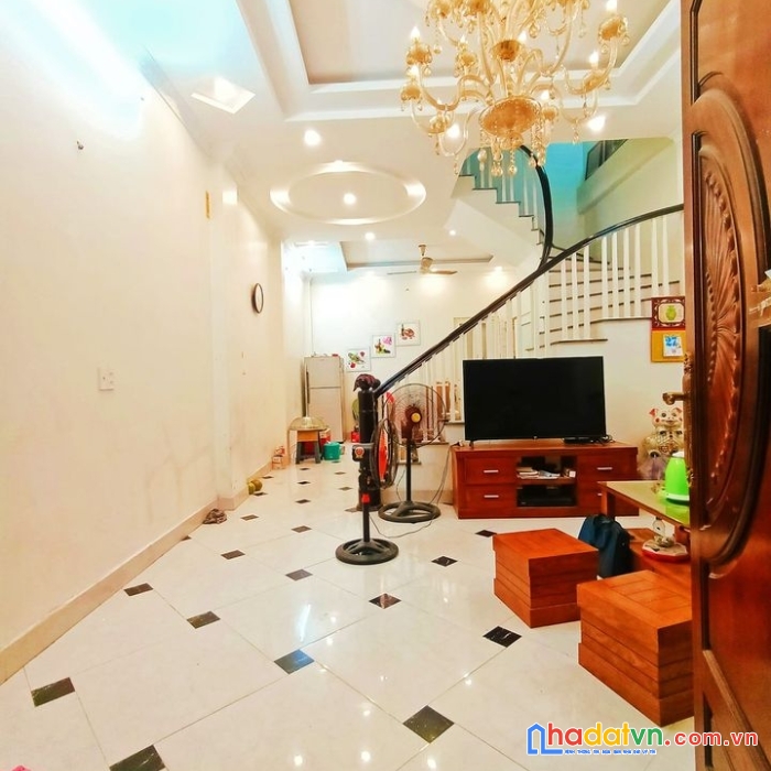 Bán nhà phố kim ngưu - ở ngay - ô tô gần - 5 tầng - 45m - 4,9 tỷ
