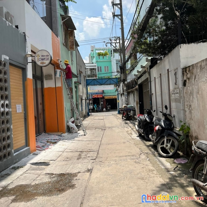 Gấp! bán nhà nát nguyễn văn đậu (6x11m) hxh 7 chỗ, 8 tỷ giảm còn 7.3 tỷ