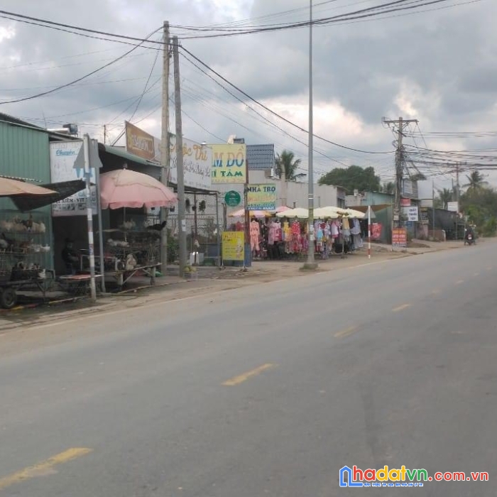 Củ bán gấp đất và nhà mặt tiền nhựa khu dân cư tân đức