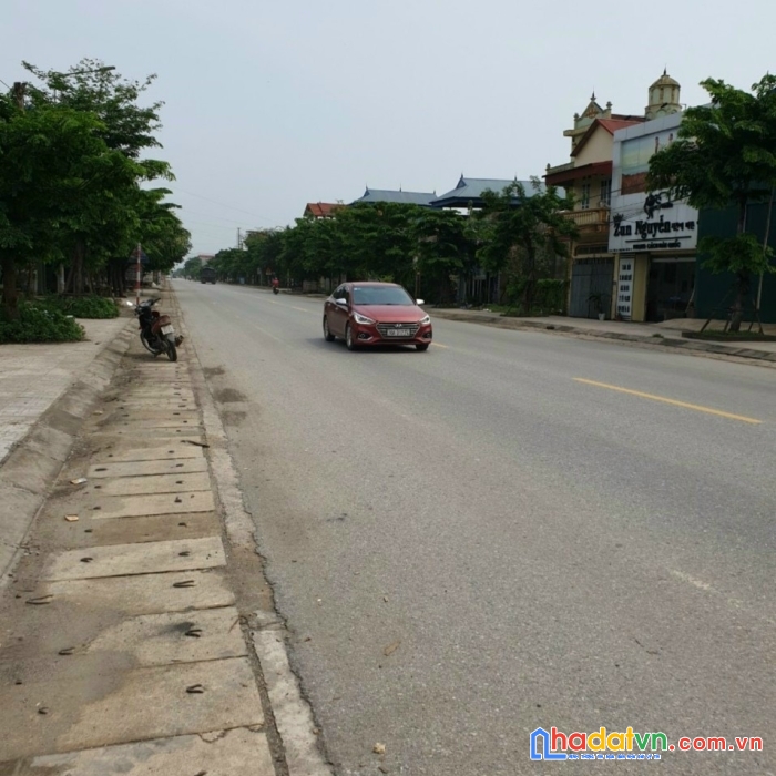 Mạt đương nhưa 10m thông số đẹp  giao thông vo cùng thuận lợi,diện  tích 64m