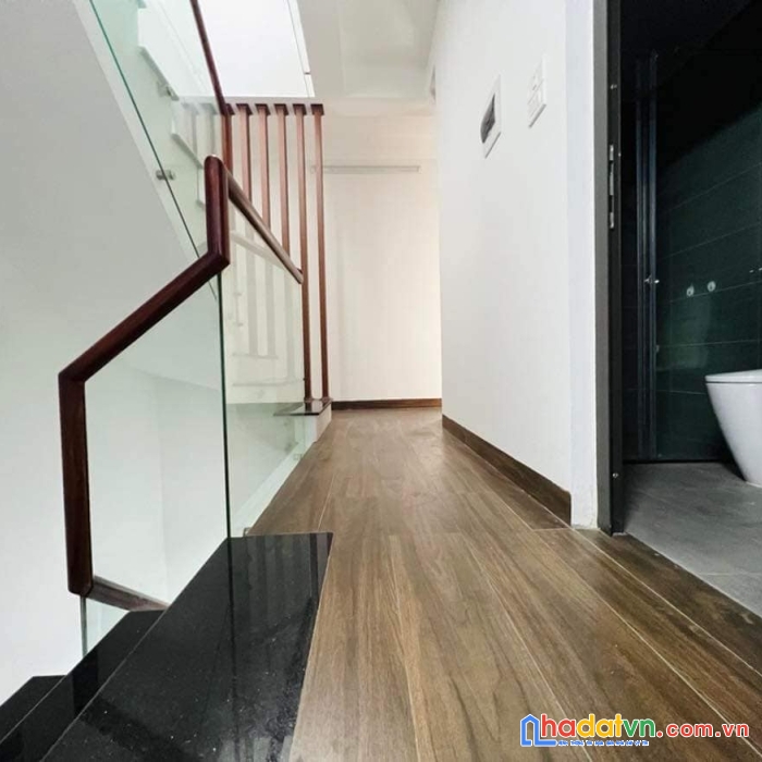 Bán nhà cầu giấy 57m 5t mt 5.3m  chỉ hơn 4 tỷ gần phố gần oto