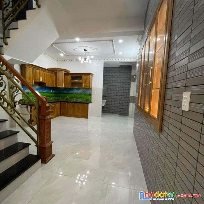 Bán nhà dẹp gần hxh nguyễn sơn 44m2 ,2 tầng chỉ 3ty600