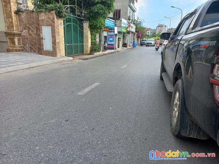 Cần bán nhà ngọc thụy  - long biên 3 thoáng – view hồ 40m x 5 tầng, chỉ 4,5 tỷ