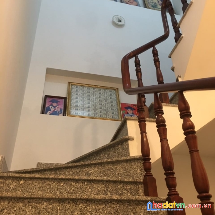 Cho thuê nhà 1 trệt 2 lầu đầy đủ nội thất đường trần xuân soạn