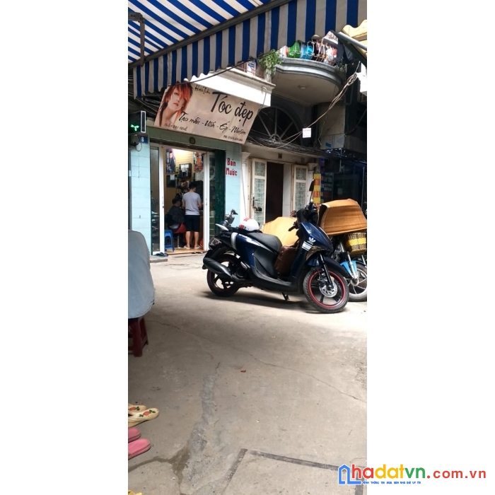 Bán nhà 5 tầng - dt: 18/20m2 x mt: 3.5m x 3 phòng ngủ - mặt ngõ 3m cách ô tô 10m - trước cửa nhà