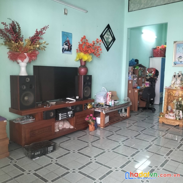 Nhà 80m2 giá 2 tỷ 1 đường tôn đản - cẩm lệ - đậu ô tô ngày đêm.