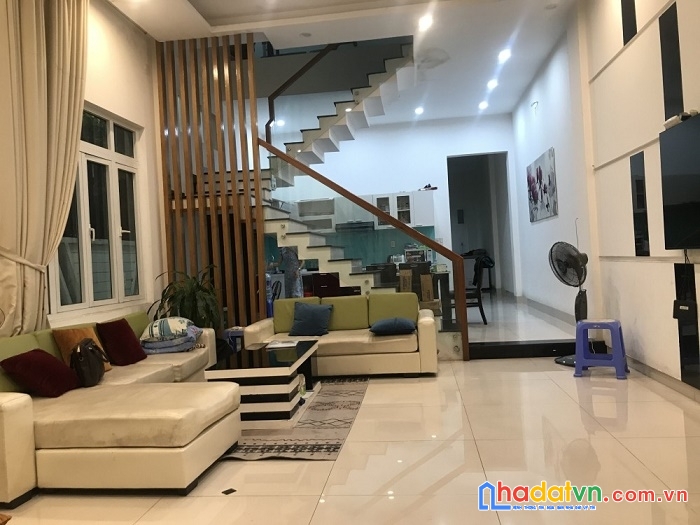 Nợ xấu bán gấp nhà 2 mặt tiền nguyễn công hoan còn mới keng