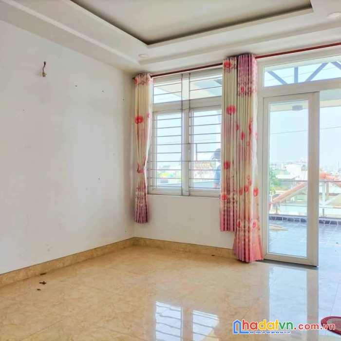 Chỉ 2.7 tỷ - nhà đẹp ở ngay - thoải mái ngắm máy bay - tặng ngay nội  thất- phường 10 - gò vấp