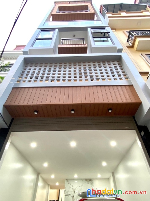Hiếm – siêu đẹp ..nhà nguyễn văn cừ - long biên – gara ôt ô thang máy 90m x 6 tầng chỉ 14.5 tỷ
