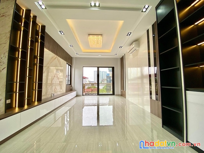 Nhà đẹp lâm hạ  - long biên – gara ô tô – thang máy – full nội thất xịn.