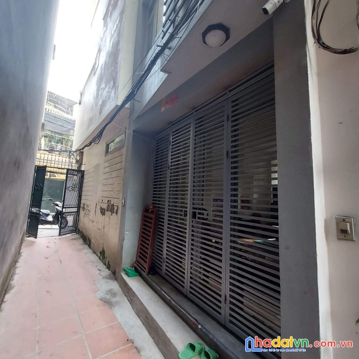 Nhà bùi xương trạch vuông đẹp - thiết kế hợp lý- ngõ rộng - thoáng mát trước và sau nhà. 2.4 tỷ