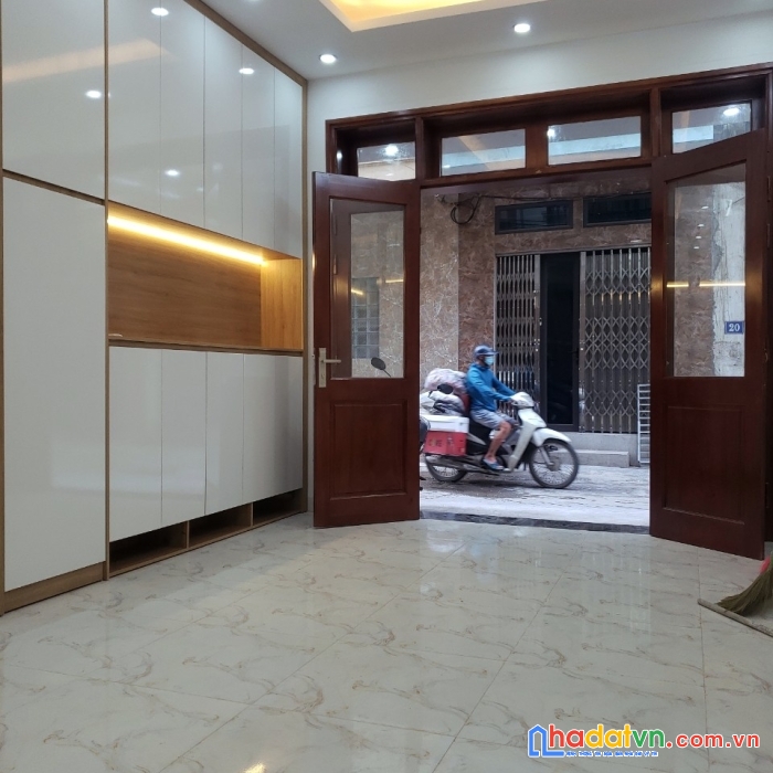 Nha đẹp cạnh tòa victoria văn phú, hà đông dt 40m xây 4 tầng 
thoáng trước sau giá 3tỷ nhỉnh