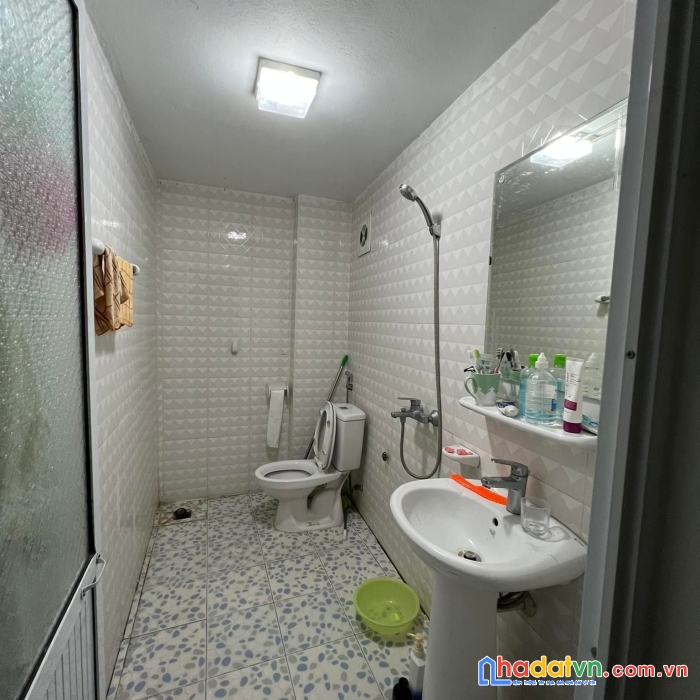 Bán nhà quang trung, nhà mới kính coong, vài bước ra phố, 47m, 5 tầng, 3.3 tỷ
