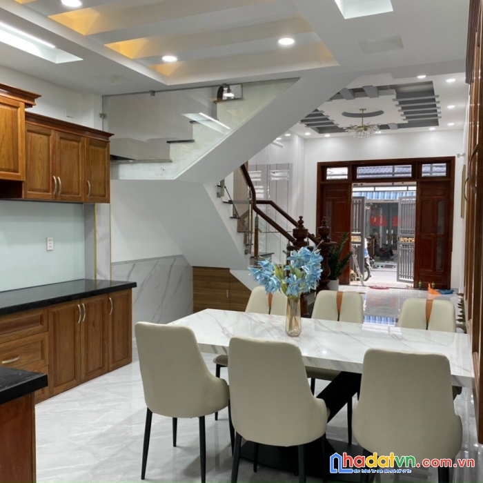 Lê thúc hoạch, 4 x 13m, 3 lầu, hẻm 4m, chỉ 8.5 tỷ, tân phú