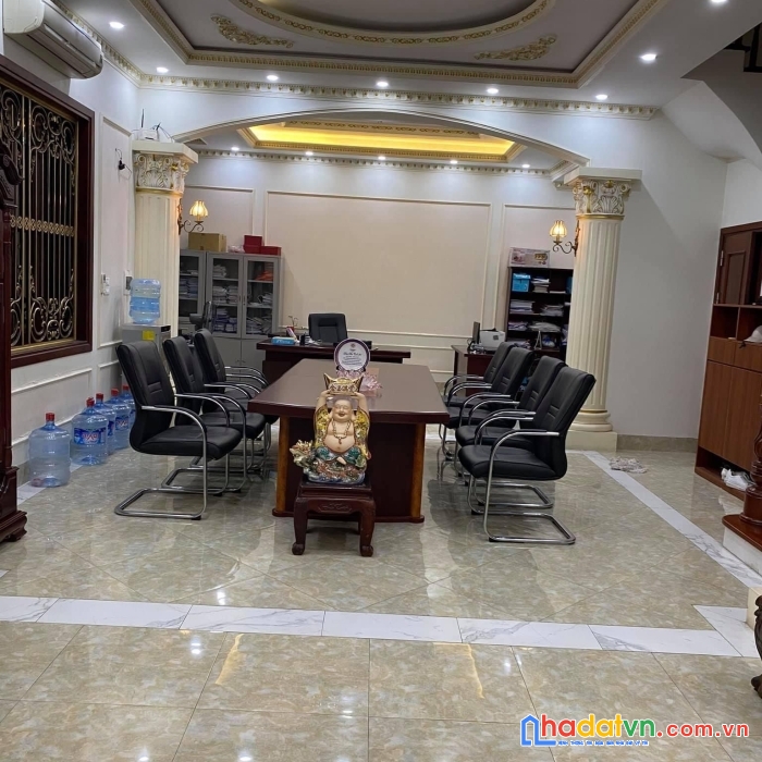 Cần bán gấp nhà biệt thự khủng-lô góc- diện tích rộng-đẹp như tranh