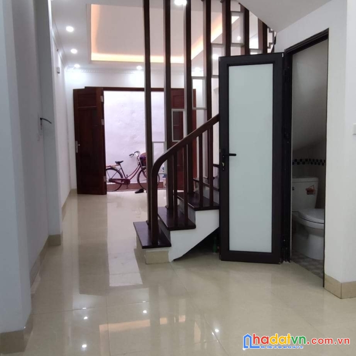 Bán nhà đẹp phố đội cấn oto gần 45m2 5t mt4m nhỉnh 5tỷ ba đình