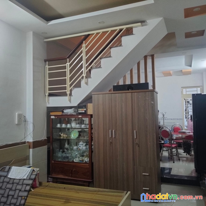 Chính chủ cần bán gấp nhà đường số 44, giá 3,9 tỷ, dtcn 49m2