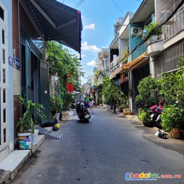 Bán nhà nguyễn văn khối- phạm văn chiêu. dt 80m2, ngang 4.3m. giá: 4.x tỉ