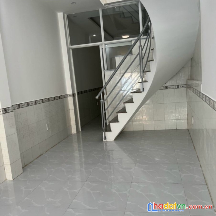 Bán nhà 1 trệt 1 lầu đường ôtô gần đại học lạc hồng cs6 p.bửu long biên hoà