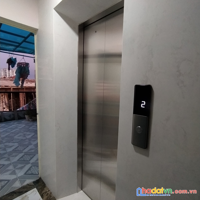 Mặt phố lê trọng tấn, thanh xuân, dt182m2, 8 tầng thang máy, gía 63 tỷ. thoáng 3 mặt.