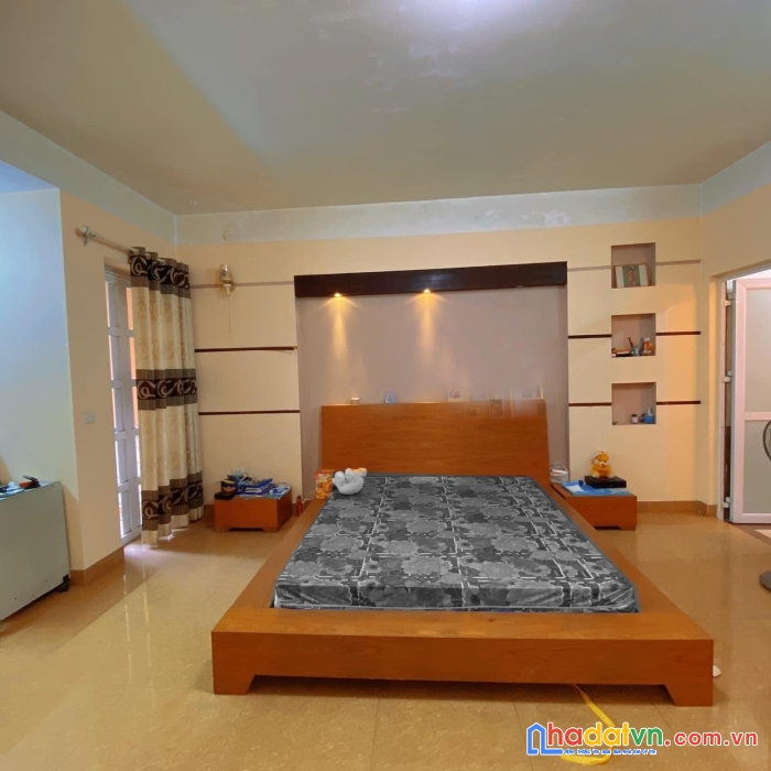 Chỉ 28 tỷ, nhà 8 tầng, thang máy, dt 140m, mặt tiền 10m, lô góc phố nghĩa tân
