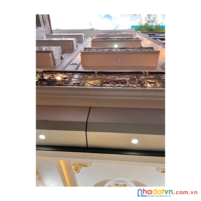 Phân lô - ô tô đỗ cửa - 6 tầng thang máy - nhà đẹp mới koong