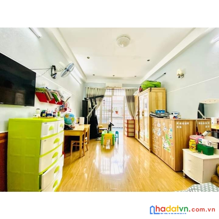 Mặt tiền đất thánh , tân bình, 42m2, 4 tấm, nninhr 6 tỷ