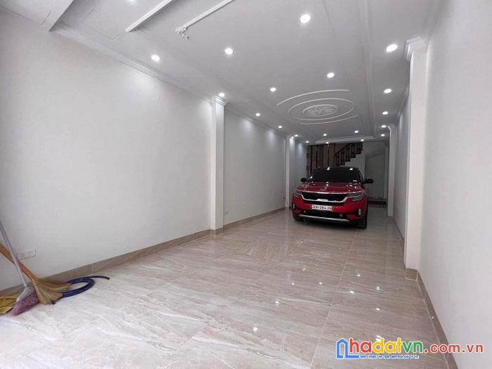 Bán nhà lâm hạ - long biên – gara 2 ô tô – đường ô tô tránh 46m x 5 tầng.