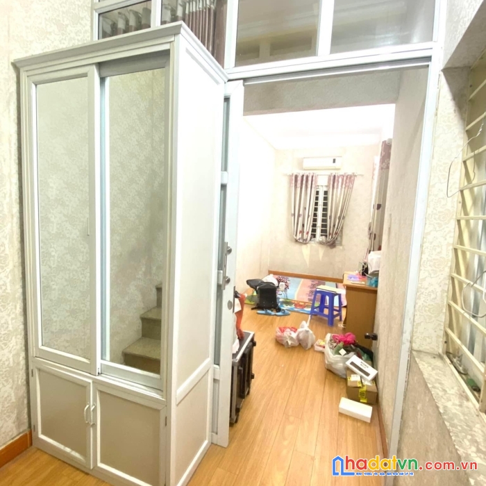 Bán nhà ngõ cự lộc thanh xuân hà nội dt 23m2 4 tầng giá 2.3 tỷ lô góc gần royal city